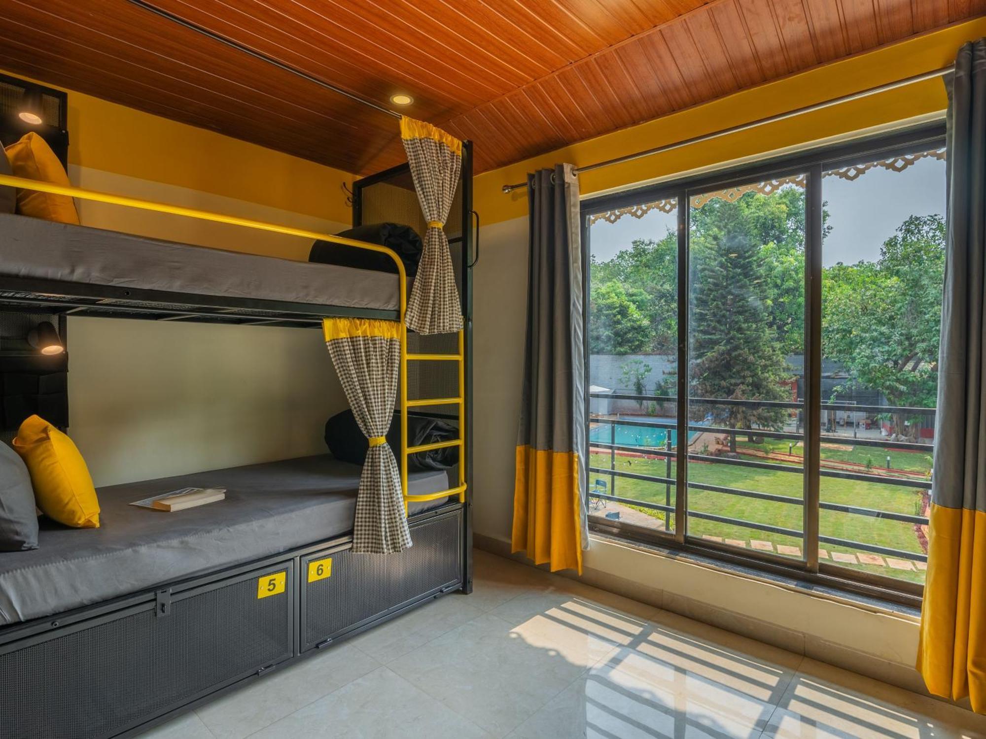The Hosteller Lonavala, City Centre Bagian luar foto